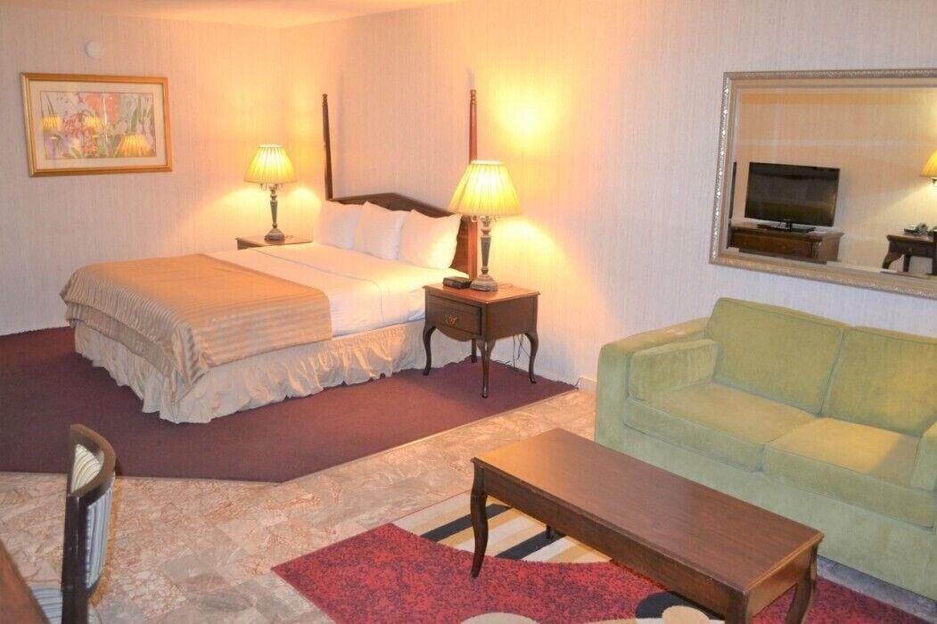 Merced Inn & Suites Εξωτερικό φωτογραφία