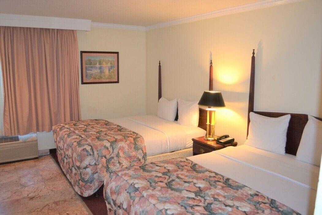 Merced Inn & Suites Εξωτερικό φωτογραφία