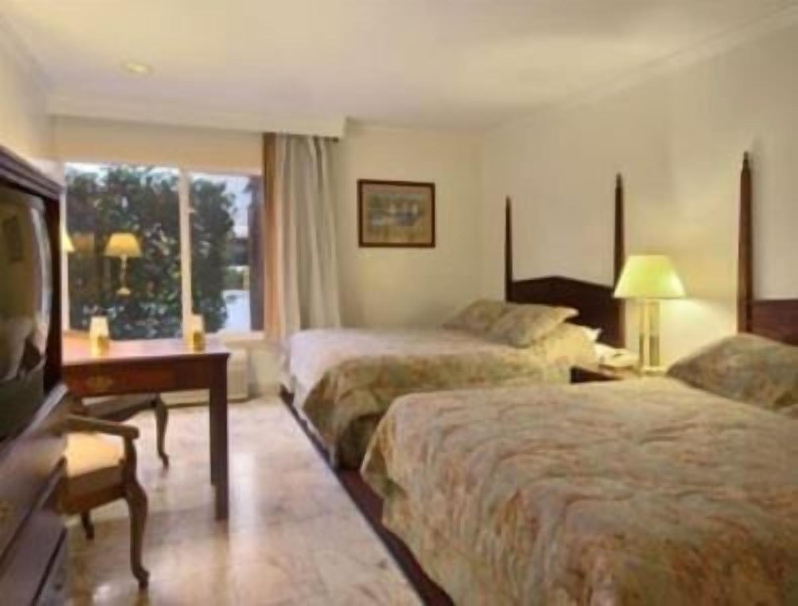 Merced Inn & Suites Δωμάτιο φωτογραφία
